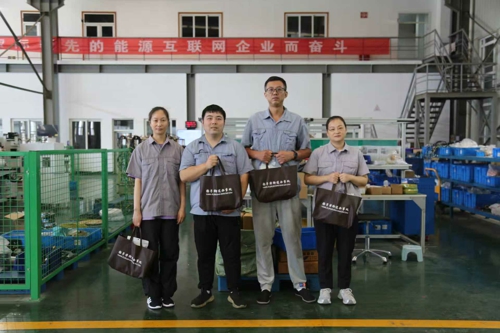 炎夏送清涼，關懷潤人心